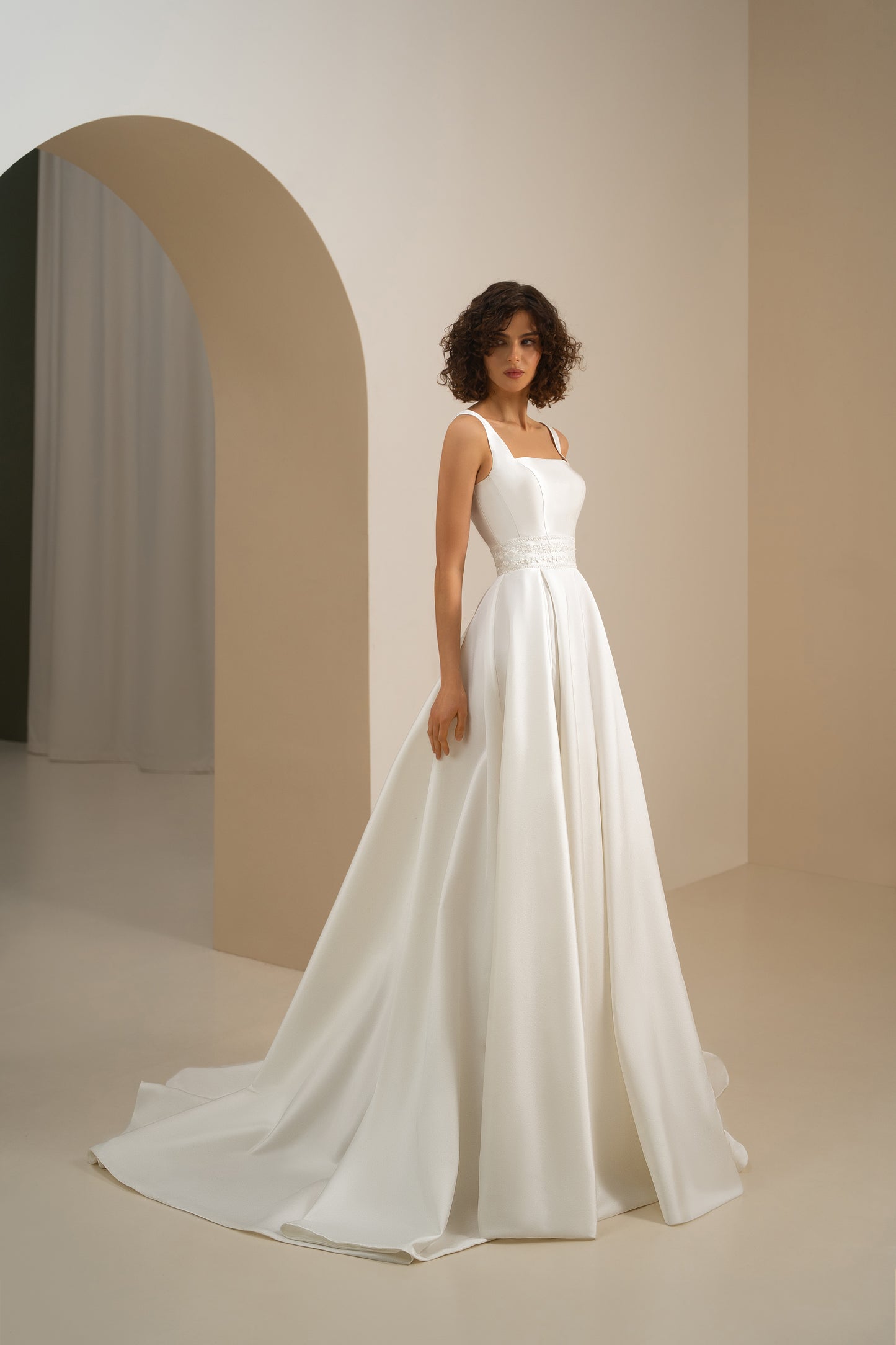 Anre – Square Neck A-Line Wedding Dress with Slit
