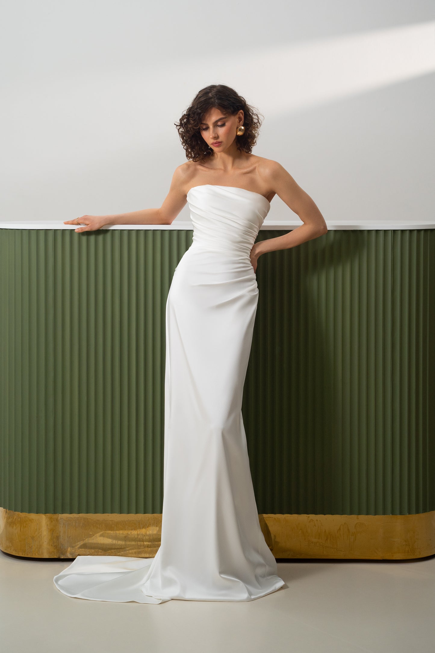 Joan – Minimalist Strapless Satin Column Wedding Dress