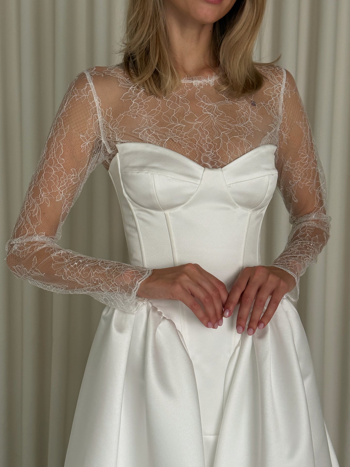 Delicate  Chantilly Lace Bolero – Timeless Elegance in Every Detail