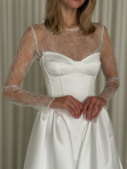 Delicate  Chantilly Lace Bolero – Timeless Elegance in Every Detail