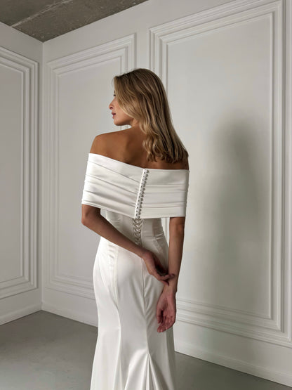 Off-Shoulder Satin Bolero – Sculpted Elegance for the Modern Bride